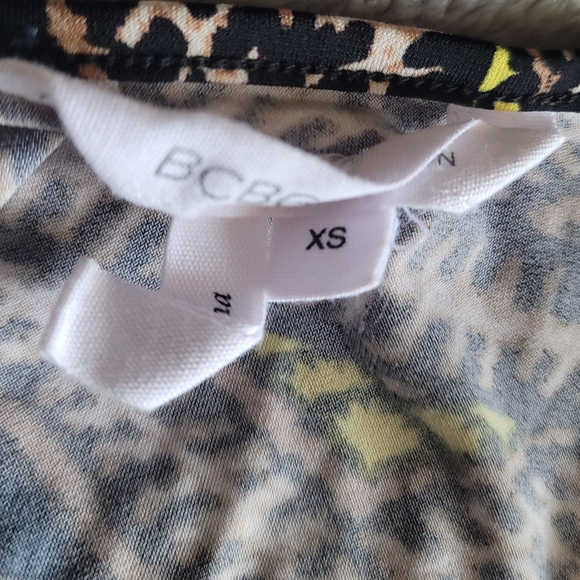 BCBG Patterned Crop Top, Size XS - Picture 8 of 9